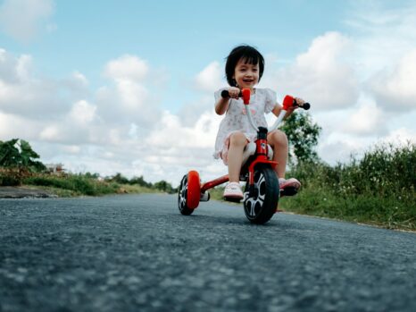 When & How to Teach Your Child to Ride A Tricycle!